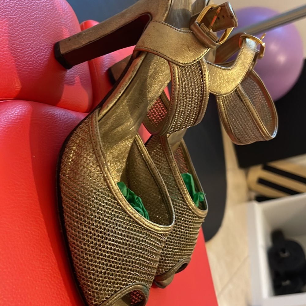 louis Vuitton heels - Picture 3 of 7